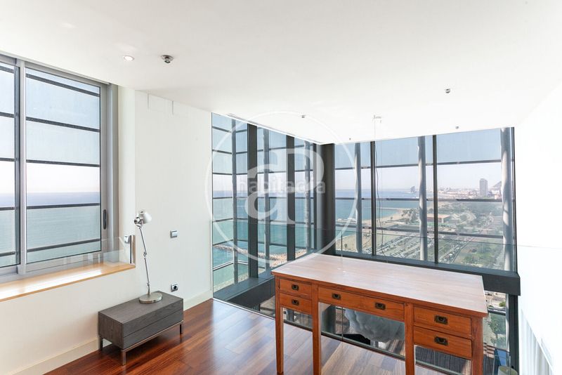 Foto 9d076b2c-bf51-4639-b66a-f45a52335242. Rent penthouse with heating parking pool in Diagonal Mar i el Front Marítim del Poblenou Barcelona
