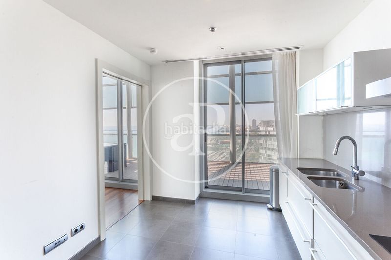 Foto bb3d997a-7656-4365-9903-fdbf7d0533d7. Rent penthouse with heating parking pool in Diagonal Mar i el Front Marítim del Poblenou Barcelona