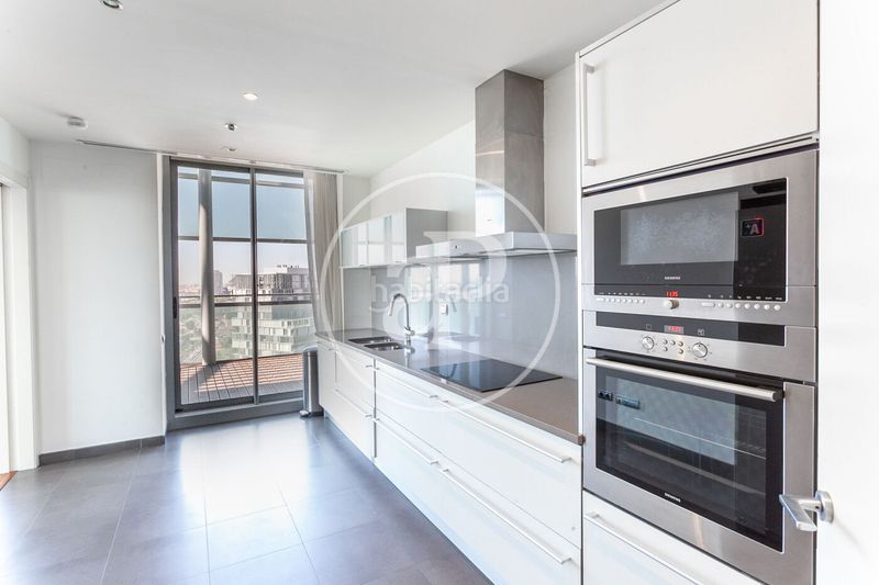 Foto ce495c19-8ea9-4bde-828b-70644897db70. Rent penthouse with heating parking pool in Diagonal Mar i el Front Marítim del Poblenou Barcelona