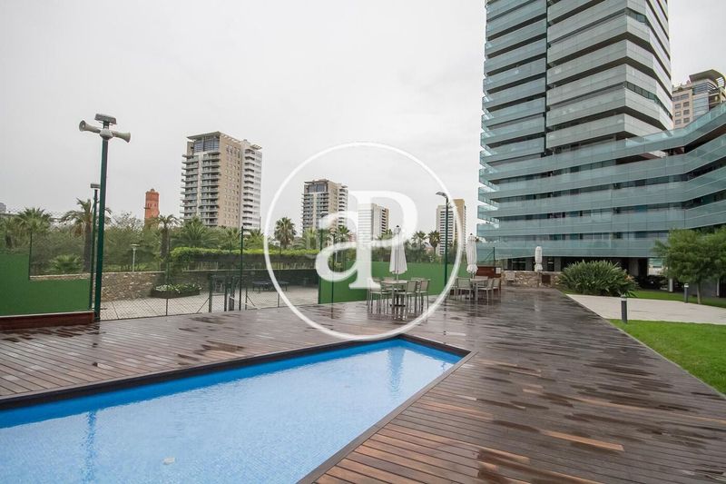 Foto f3d45143-fd35-4f6d-a548-37661ef9d253. Rent penthouse with heating parking pool in Diagonal Mar i el Front Marítim del Poblenou Barcelona