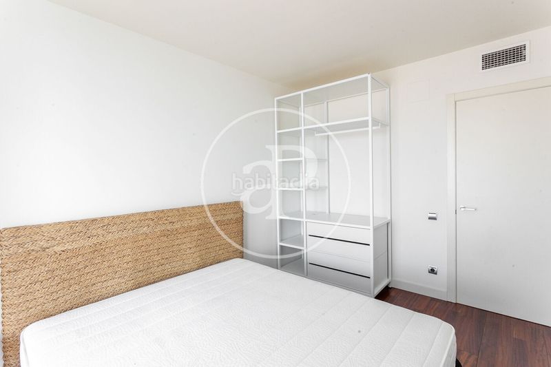 Foto f42d959d-935d-4229-91b5-8e0293e4f36a. Rent penthouse with heating parking pool in Diagonal Mar i el Front Marítim del Poblenou Barcelona