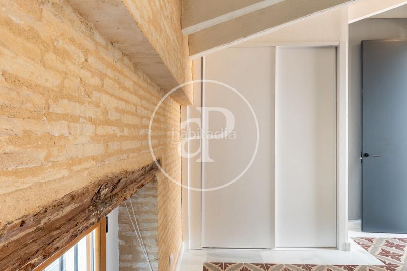 Foto 1d12bab5-b77c-4dd7-bc27-46d871a3e449. Alquiler piso ático en alquiler en san francesc en Valencia