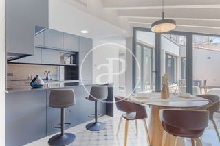 Miete Dachwohnung  Calle de pérez bayer. Ático en alquiler en sant francesc
