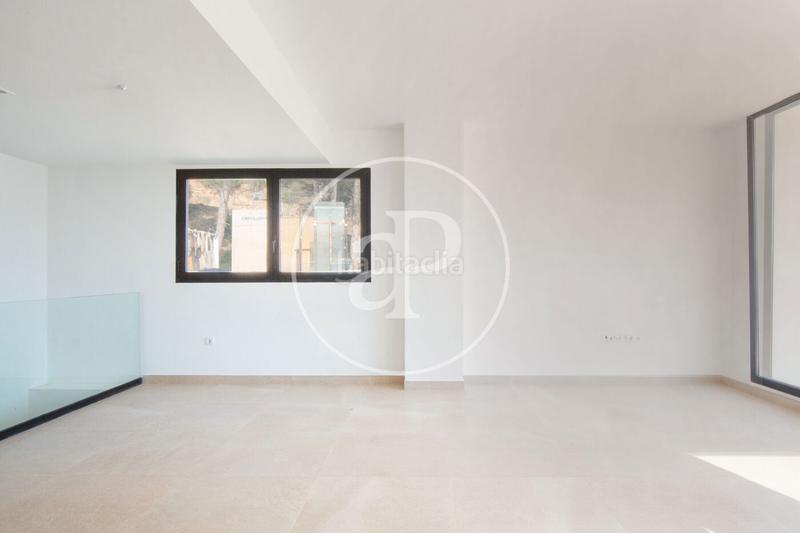 Foto 0d7c367c-291a-44e4-bfd8-734b7f94e646. Maison jumelée avec chauffage dans El Bosque Chiva