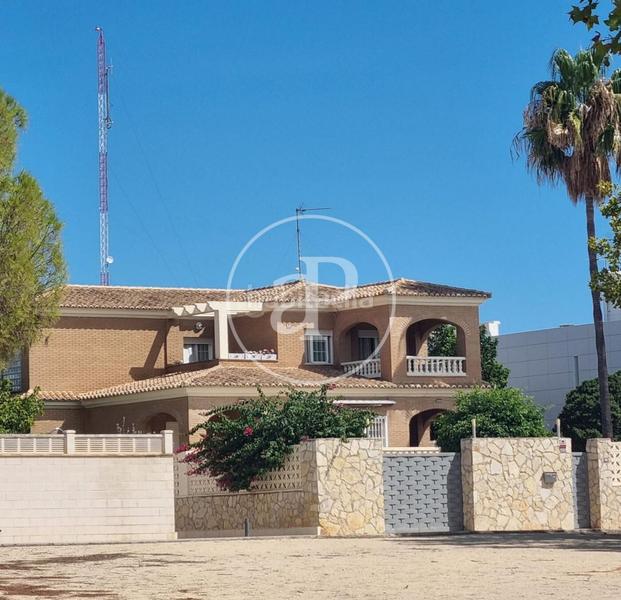 Foto c467bf5d-59e5-4a6e-86d5-8c39b9e015ec. House with heating parking pool in El Carme-Sant Agustí-Bonavista Eliana (l´)