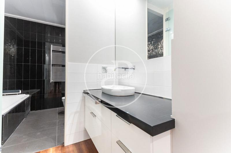 Foto 54dcac34-bfb6-414e-89c7-e75090eea5af. Rent flat with heating parking in Sant Francesc Valencia