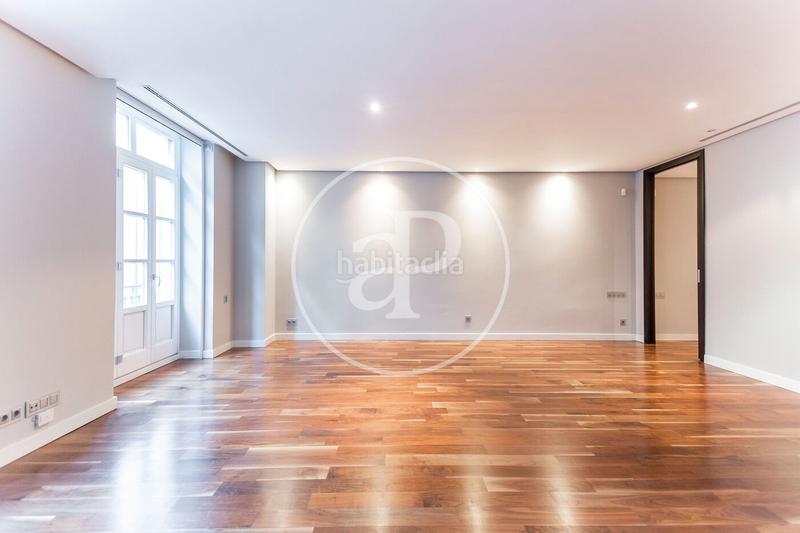 Foto f9196f52-44c7-4041-ab76-0431e1b642d2. Rent flat with heating parking in Sant Francesc Valencia