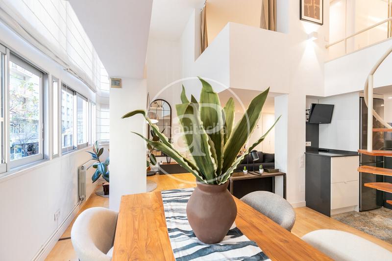 Foto 1d4f0963-f967-440d-b8f1-847c2403352e. Dúplex piso en venta en calle madrazo en Sant Gervasi - Galvany Barcelona