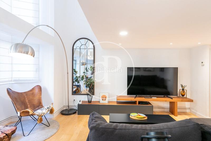Foto 1dd63b52-7e98-4d7d-96c3-b745a47f465a. Dúplex piso en venta en calle madrazo en Sant Gervasi - Galvany Barcelona