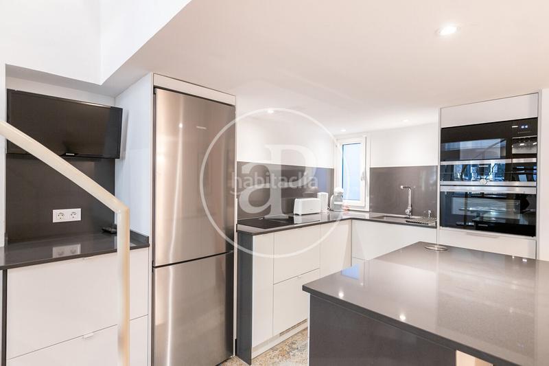 Foto 80230dff-9cc3-4c5f-bd5a-ef8b66ba8d98. Dúplex piso en venta en calle madrazo en Sant Gervasi - Galvany Barcelona