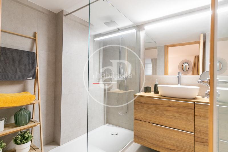 Foto ab297f05-560c-42fc-8618-16a1bd5b93ac. Dúplex piso en venta en calle madrazo en Sant Gervasi - Galvany Barcelona