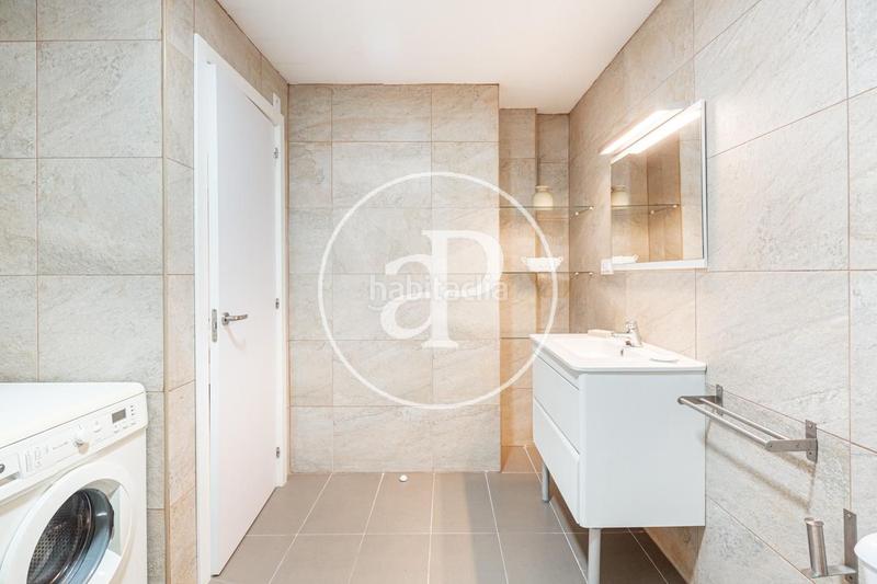 Foto f141d1d5-9a7b-4e8f-8bed-6ca5e55322f0. Alquiler piso  en alquiler junto a mercado central en Valencia
