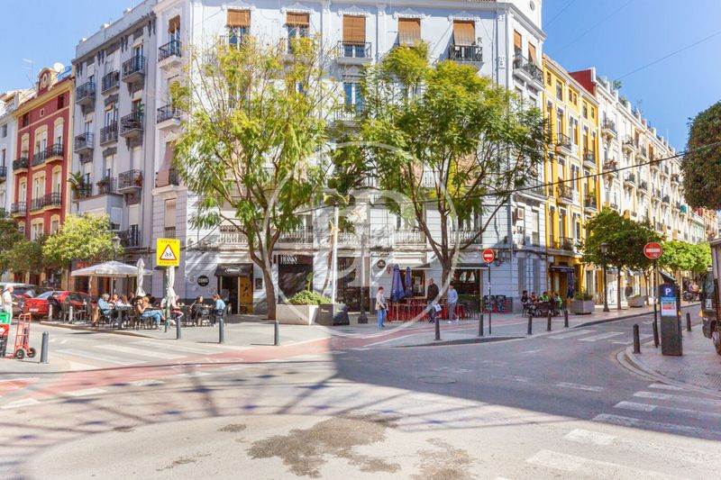 Foto 2599dba9-f30f-4ddb-8bb6-3ae7b172e28e. Pis amb calefacció a Russafa Valencia