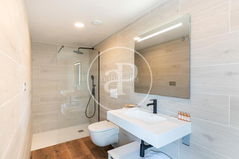 Foto 67c845c3-5f17-4c06-9521-cb223989bc2c. Casa 313m<sup>2</sup> con riscaldamento parcheggio piscina in Montgat