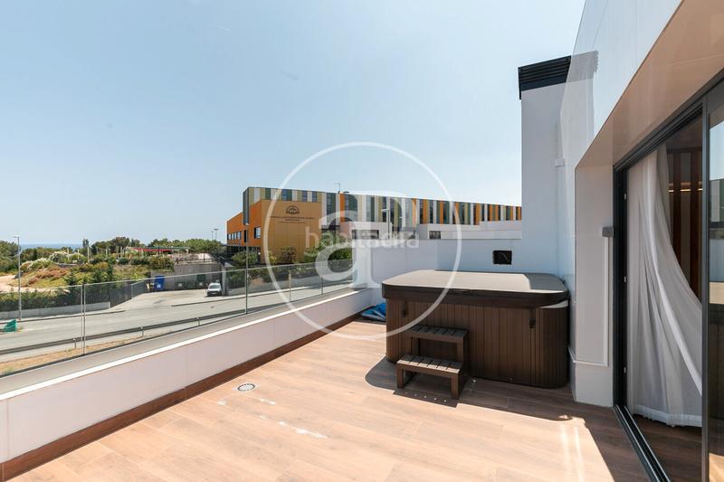 Foto c6af4396-63d1-4bf4-90d3-5aa7cbeea57f. Casa 313m<sup>2</sup> con riscaldamento parcheggio piscina in Montgat