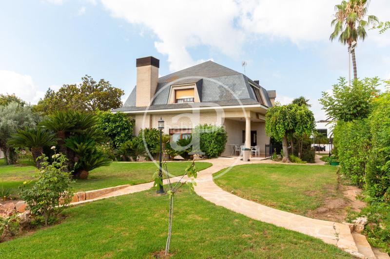 Foto 2c8b98ea-25be-41cf-bc9b-e1d596e6a204. Rent house with heating parking pool in Casas Verdes Paterna