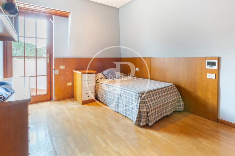 Foto 3deb4b12-fda6-4a6d-a178-87bfabae038a. Rent house with heating parking pool in Casas Verdes Paterna