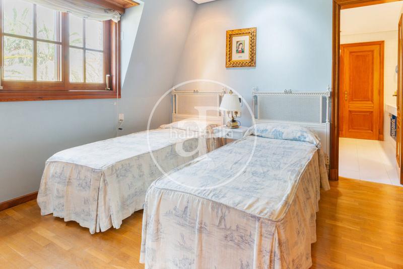 Foto 70fe872e-be40-49a2-aff4-47cb4730ace7. Rent house with heating parking pool in Casas Verdes Paterna