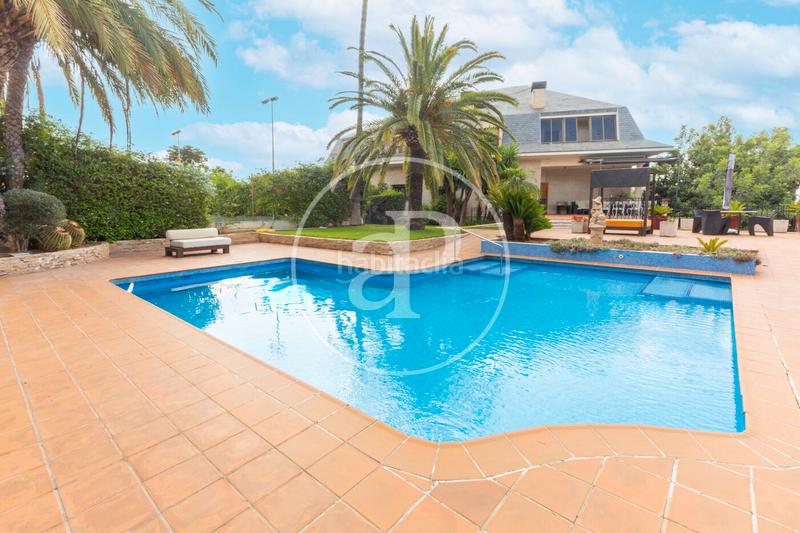 Foto ebefe23c-9832-4b91-b45e-86f30a11d876. Rent house with heating parking pool in Casas Verdes Paterna