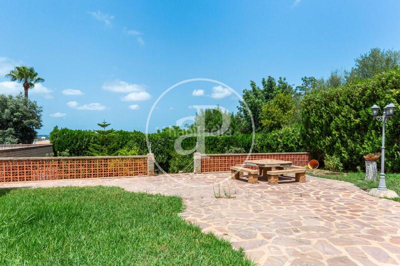 Foto a2ae2f49-2952-43a4-9676-65b89a396c56. Casa chalet independiente en venta en Picassent