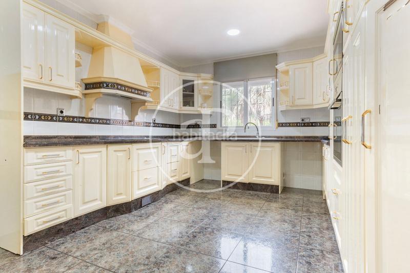 Foto adc41370-513f-4abb-812d-547700b83874. Casa chalet independiente en venta en Picassent