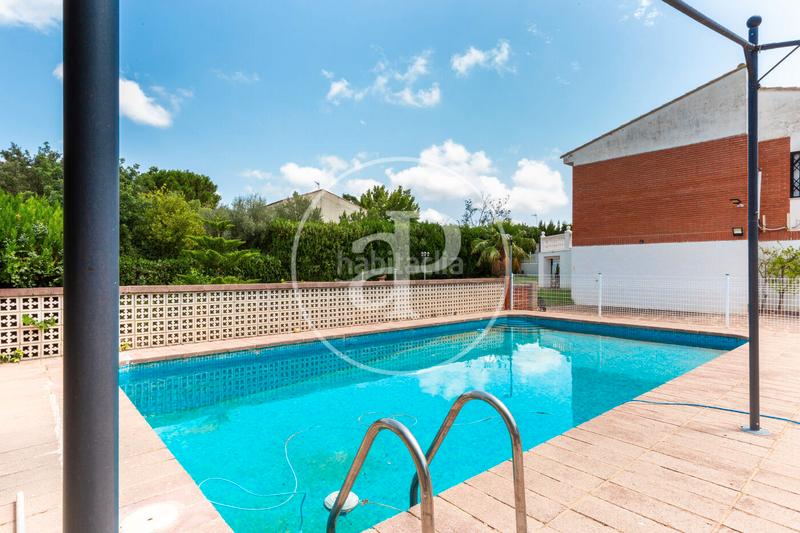 Foto bf29f5fd-0aa0-46b2-a869-5de231ee7535. Casa chalet independiente en venta en Picassent