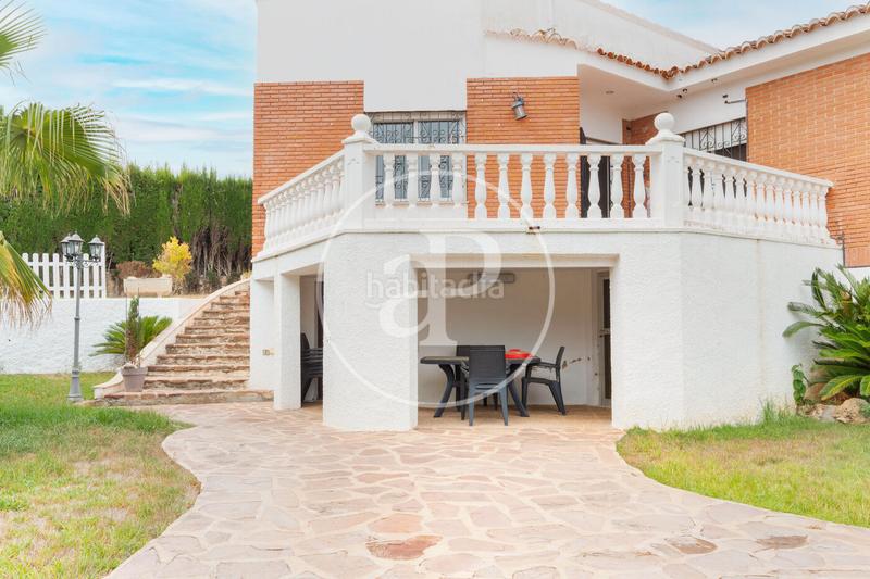 Foto df1e54b4-938c-4c7d-a128-1b0ab7ae0c81. Casa chalet independiente en venta en Picassent
