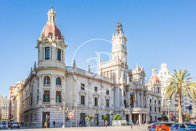 Foto 19534182-28fa-4abd-8676-c921748d39d0. Ático  en venta en la plaza ayuntamiento en Sant Francesc Valencia