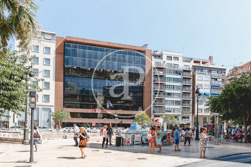 Foto edfa848c-e4bf-4476-989d-1fee3a298145. Ático  en venta en la plaza ayuntamiento en Sant Francesc Valencia
