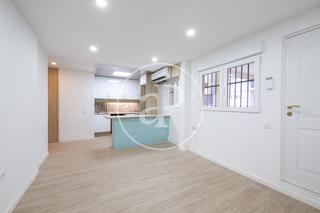 Pis  Carrer de la mare de déu de port. Piso en venta en santsmontjuïc