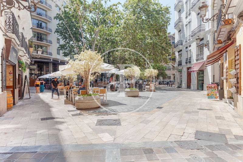Foto 53d8f820-5703-45d9-9046-10578d0d1de0. Piso  en venta en la plaza ayuntamiento en Sant Francesc Valencia