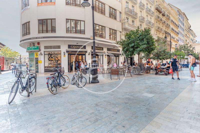 Foto 7607fa11-307a-4629-b2e7-3bc39beb8cb6. Piso  en venta en la plaza ayuntamiento en Sant Francesc Valencia