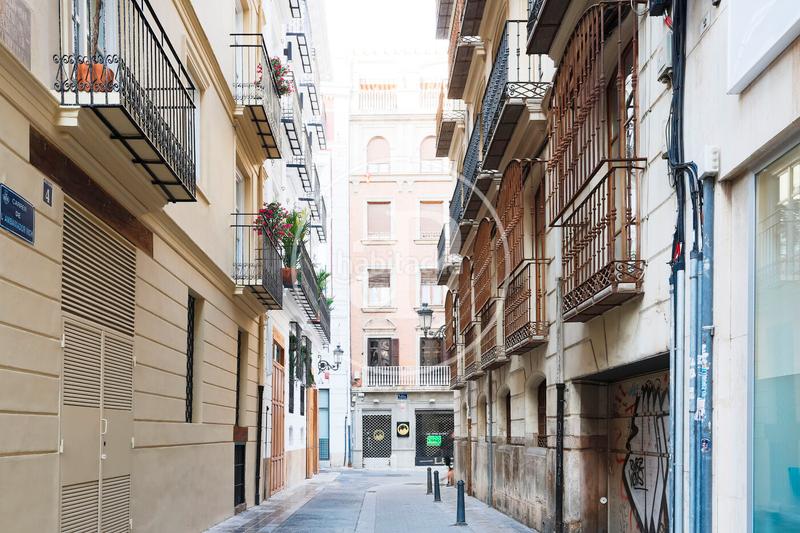 Foto e2d45cd9-7dbb-48de-8d87-8f01b1399f91. Piso  en venta en la plaza ayuntamiento en Sant Francesc Valencia