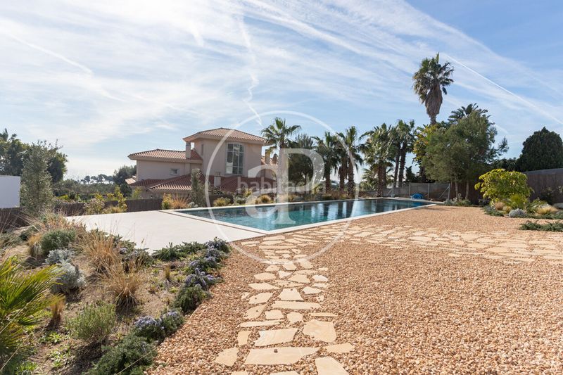 Foto 05ca8396-9196-43e2-8148-0ed15c2f5dd8. Alquiler casa  en alquiler amueblada en la calle moli can girona en Sitges