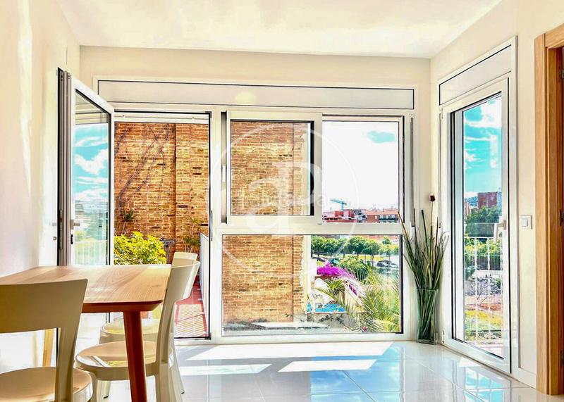 Foto 98cb2495-db52-44b2-aa8e-6e7d93b6ba1c. Location maison avec chauffage dans La Clota Barcelona