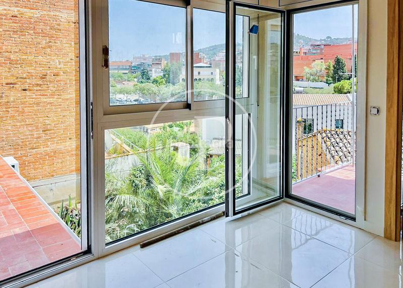 Foto c1a59be2-b271-46d9-ab27-1a13f392523e. Rent house with heating in La Clota Barcelona