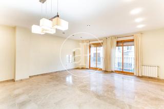 Location Appartement  Pl. de la constitución. Piso en alquiler en mislata