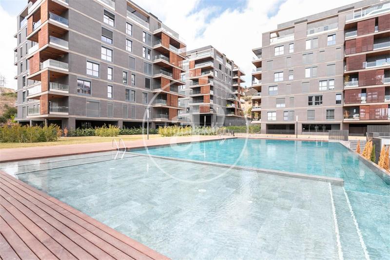 Foto cbfca50d-e4aa-4f20-92e4-80ad345792f9. Attique 137m<sup>2</sup> avec chauffage piscine dans Finestrelles Esplugues de Llobregat