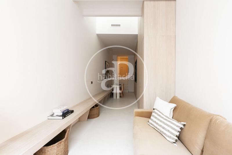 Foto e0b91995-7a96-4a07-93fa-358de0cb3316. Piso loft en venta en carrer viladomat en La Nova Esquerra de l´Eixample Barcelona
