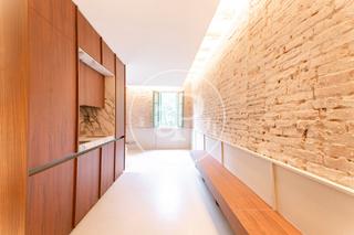 Piso  Carrer de viladomat. Piso en venta en viladomat