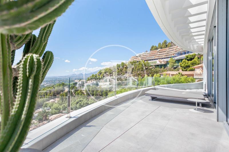 Foto 209f7317-5c51-4f35-b747-913ce2d55d9c. Maison avec chauffage parking piscine dans Altea hills Altea