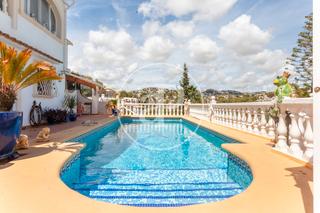Haus in Cala Advocat-Baladrar. Casa independiente en venta en benissa