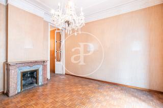 Appartement  Carrer d'aragó. Piso en venta a un paso de rambla catalunya