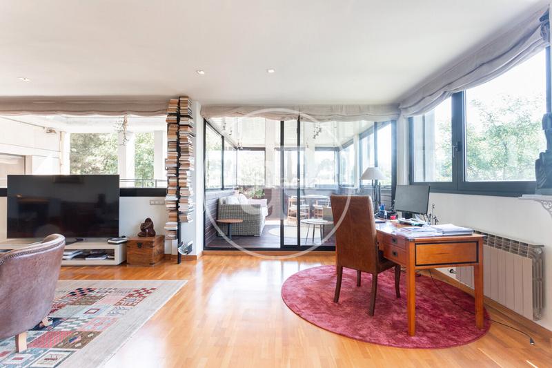 Foto 4ed32e3e-9a68-420b-bbe6-a87482e43f2e. Rent flat with heating parking in Finestrelles Esplugues de Llobregat