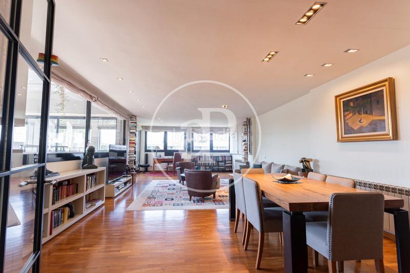 Foto ce95876f-a51f-4ee9-b4c6-54f6179cdae7. Rent flat with heating parking in Finestrelles Esplugues de Llobregat