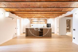 Piso  Carrer de la portaferrissa. Piso en venta en el corazón del gótico