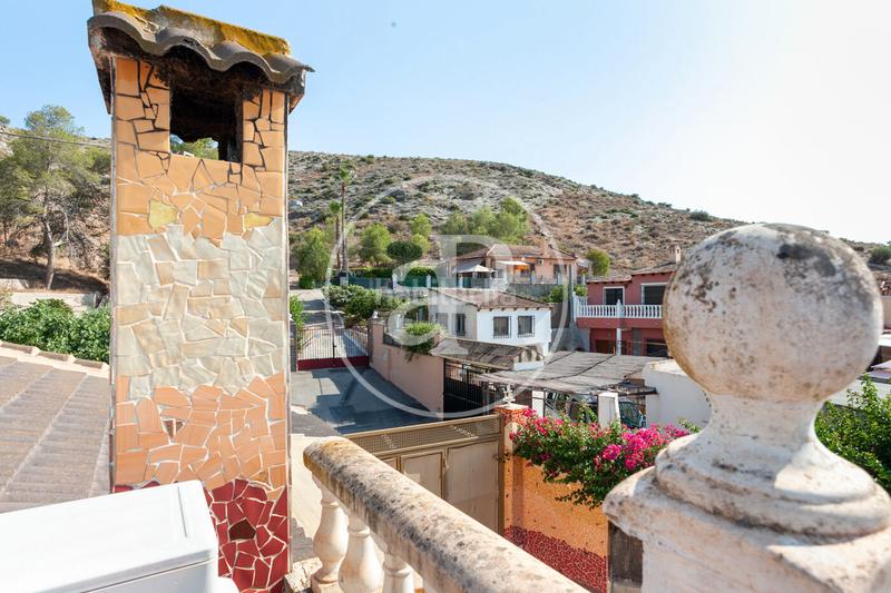 Foto 4ab226be-98c6-4daa-ab14-ffc8e94bd29a. Casa chalet independiente en venta en Benferri