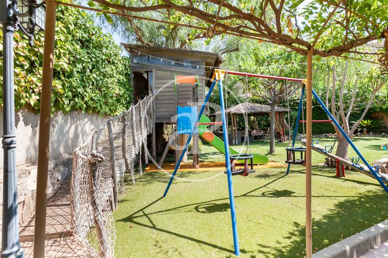Foto 55622b9b-33c1-4618-9ae6-ed79ea4a1843. Casa chalet independiente en venta en Benferri