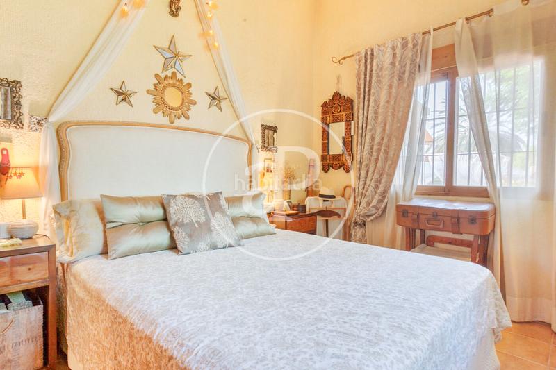 Foto bc7c5ce1-e655-4e82-905a-f65724120a08. Casa chalet independiente en venta en Benferri