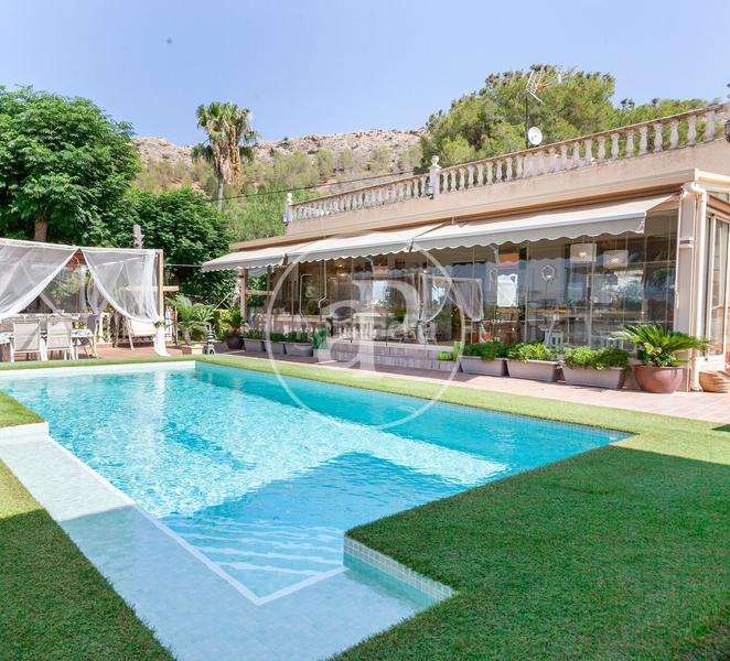 Foto c5505b91-26f7-4b71-8b20-5fb9a80172fa. Casa chalet independiente en venta en Benferri